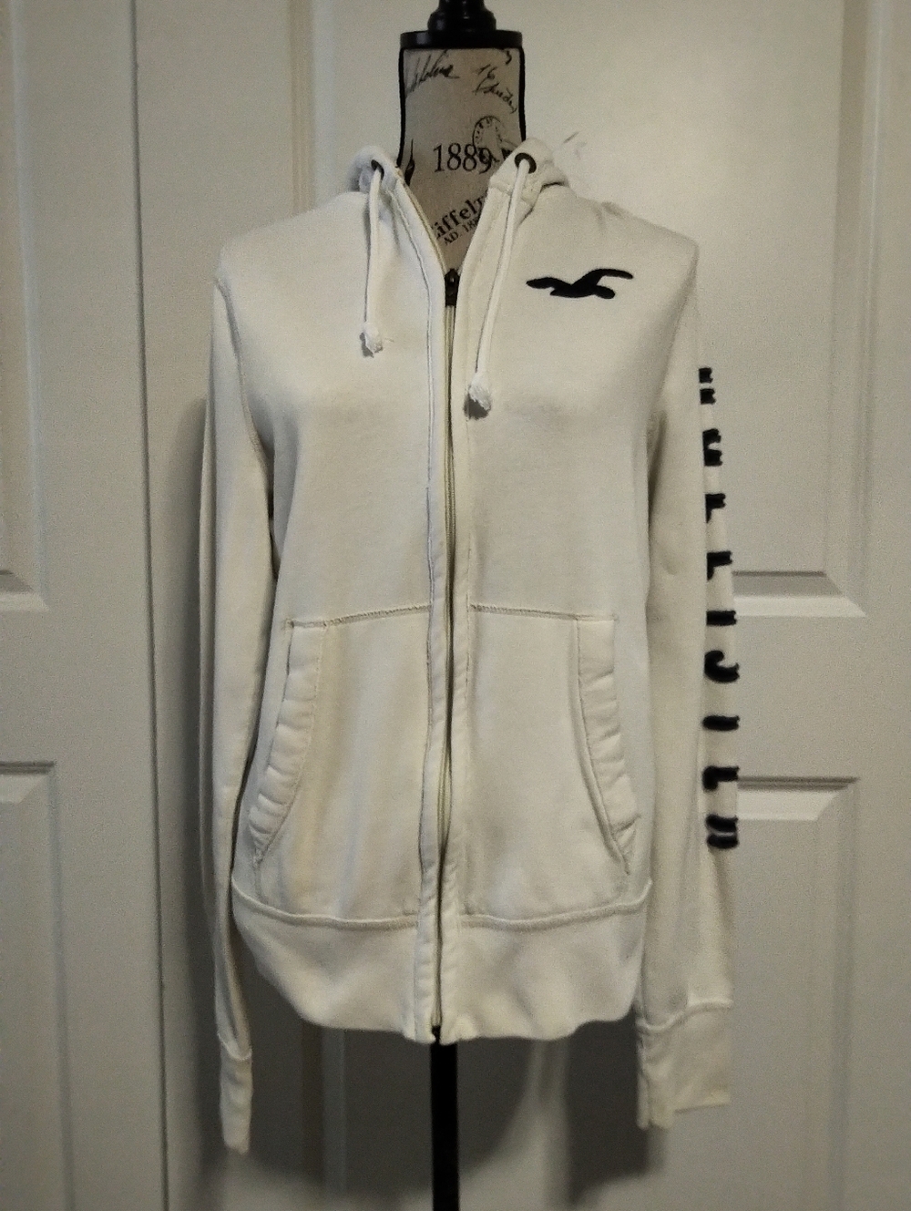Hollister Women's Cream Full-Zip Hoodie with Logo- Size M